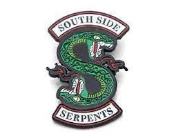 1.75 inches tall, a new Riverdale South Side Serpents logo enamel pin. Includes a double.clutch on the back. New.
Please note we will always combine shipping on like items. Any additional patch or pin will ship for 50 cent per item. Any additional payment will be reimbursed to your Paypal account. Thank You.
