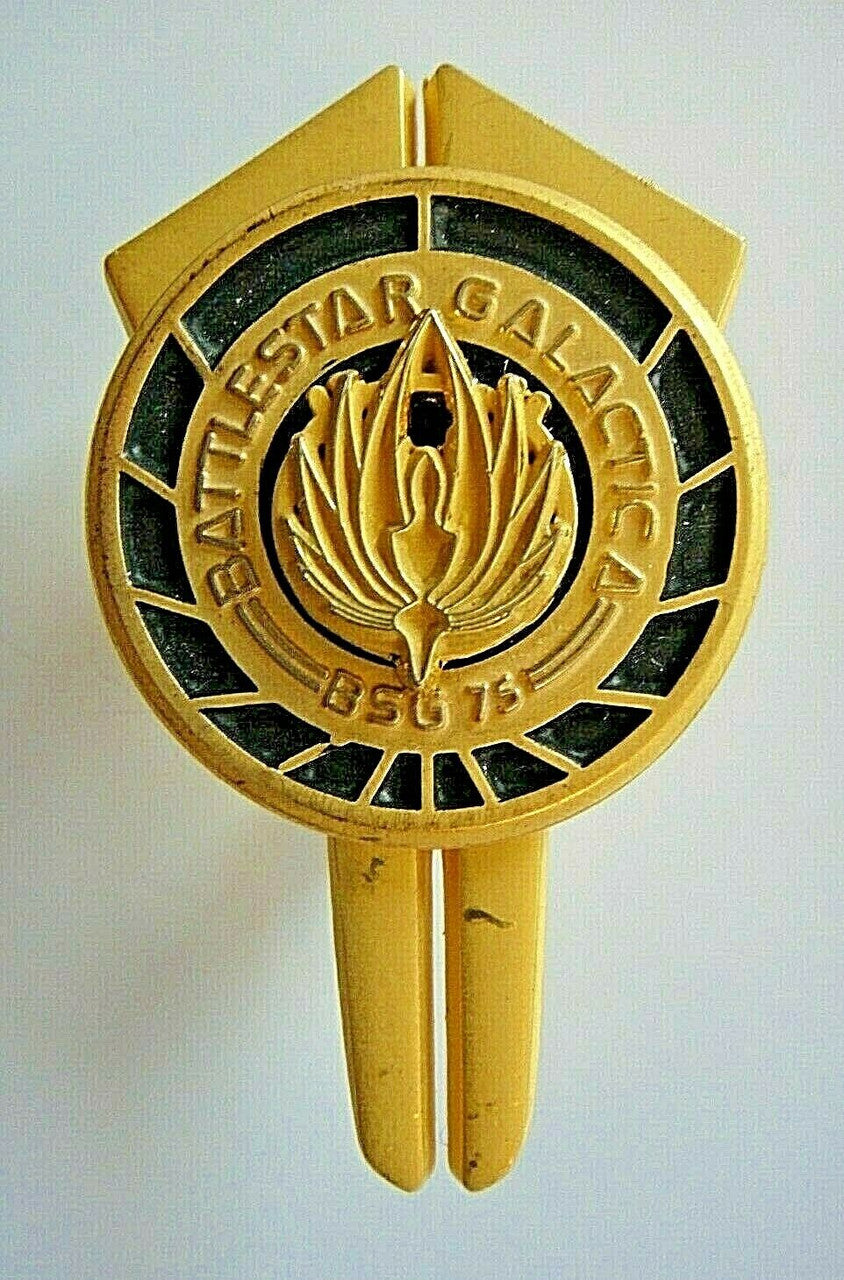 2 inches tall, a new Battlestar Galactica Commander Gold Dress Uniform metal enamel pin with clutch back Licensed USA Cable Network.
Please note we will always combine shipping on like items. Any additional patch or pin will ship for 50 cent per item. Any additional payment will be reimbursed to your Paypal account. Thank You.