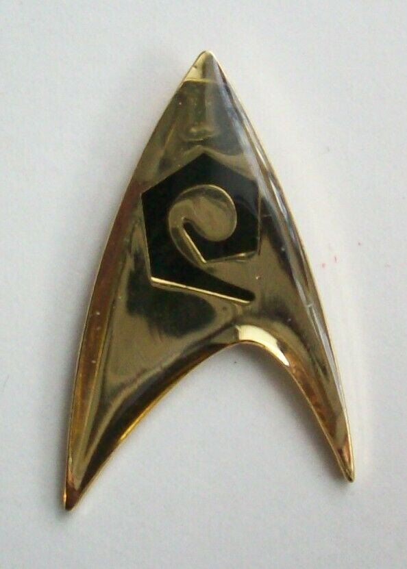 1 1/2 inch high, Star Trek Original Series Engineering logo enamel pin with clutch back. This is similar to that worn by Scotty and Uhura. New.
Please note we will always combine shipping on like items. Any additional patch or pin will ship for 50 cent per item. Any additional payment will be reimbursed to your Paypal account. Thank You.