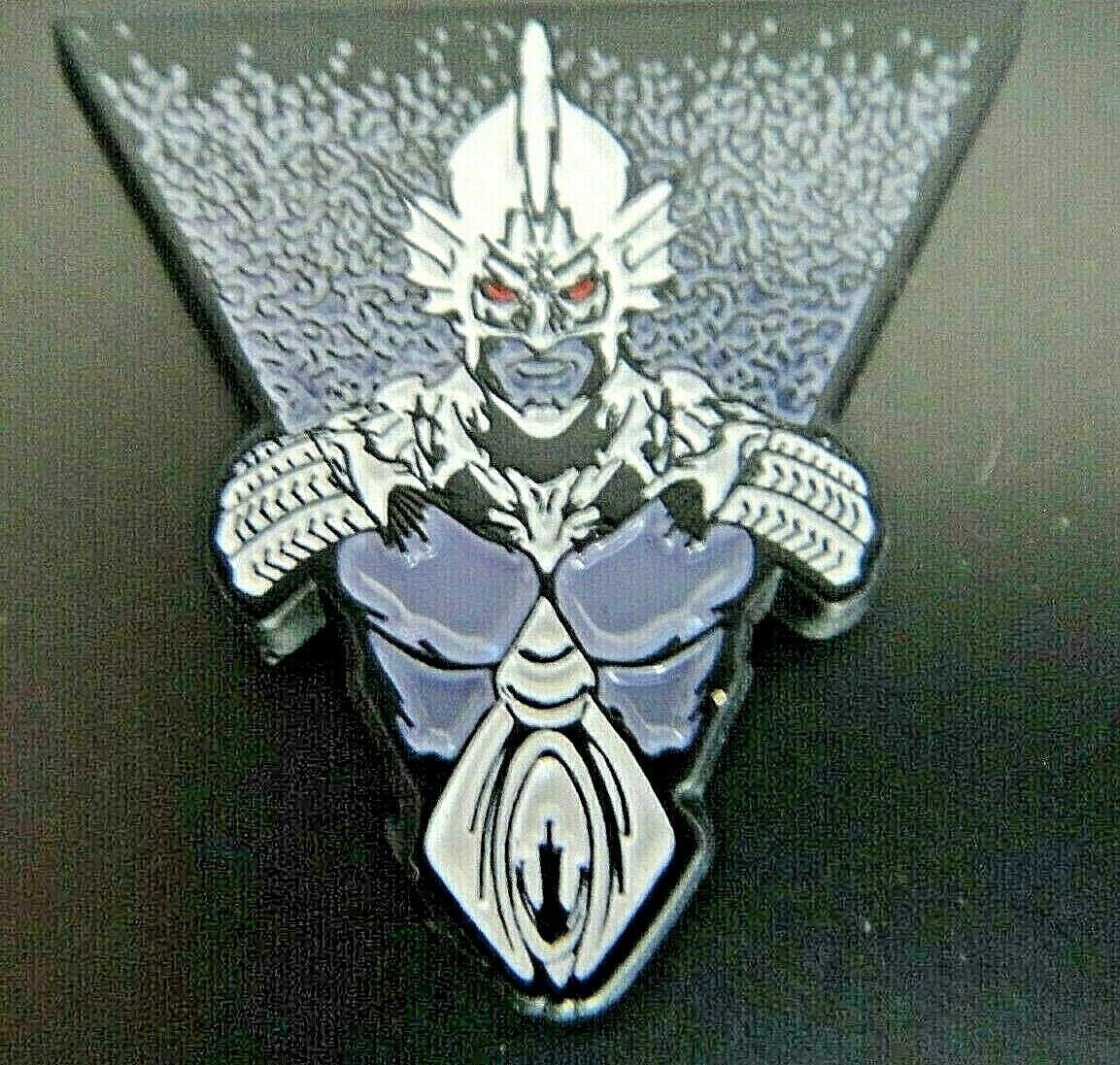 1" inches tall. DC Comics Aquaman "Ocean Master" Lapel Enamel Pin with clutch back. New.
Please note we will always combine shipping on like items. Any additional patch or pin will ship for 50 cent per item. Any additional payment will be reimbursed to your Paypal account. Thank You.