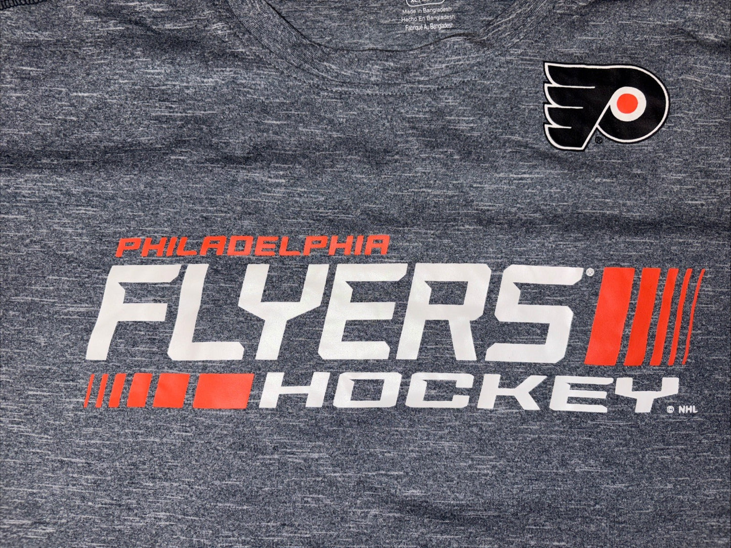 Philadelphia Flhyers Mens xL Compression Polyester T-shirt by NHL -Excellent
