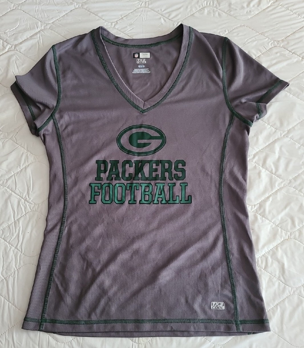 NFL Green Bay Packers "Football" Womens Medium T-Shirt Jersey