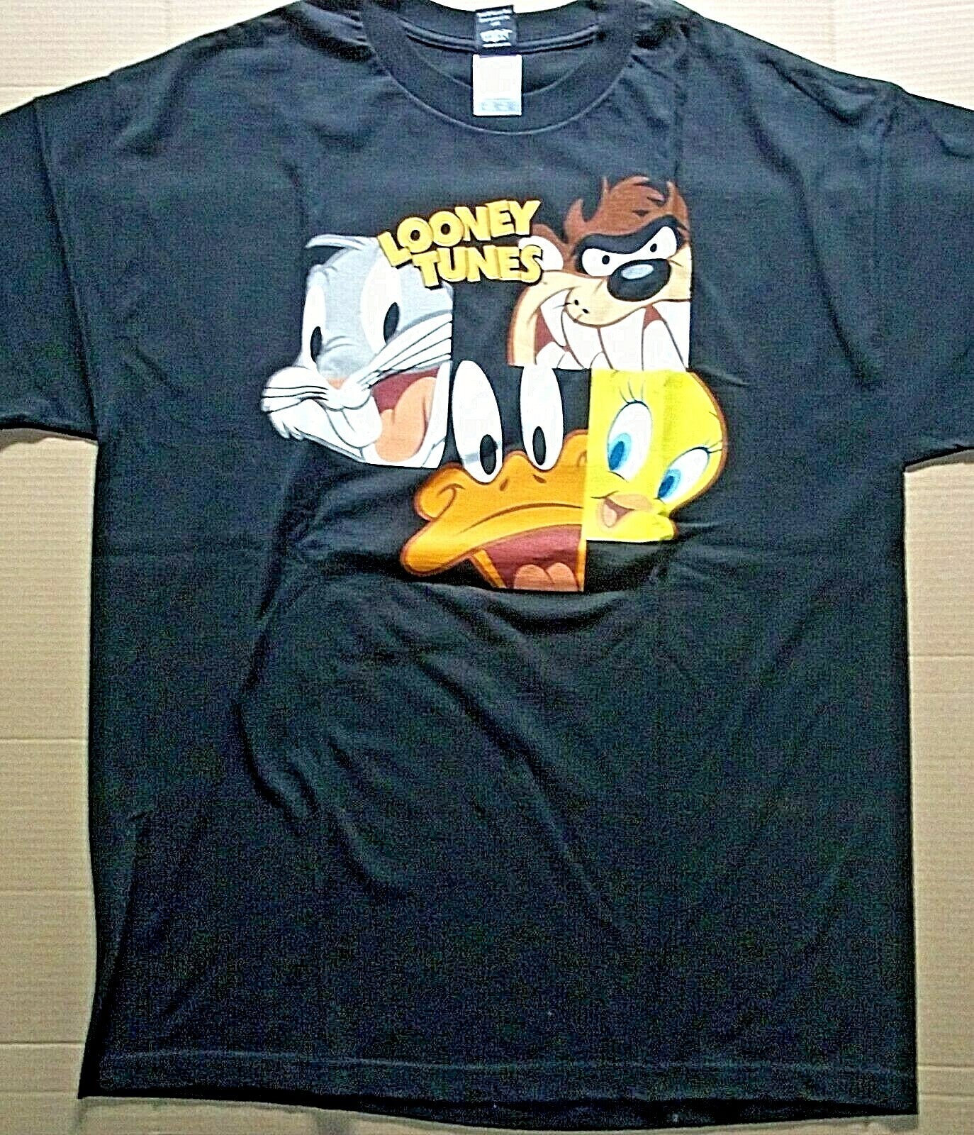 Looney Tunes "Faces" Mens XL  Adult Unisex T-Shirt - New