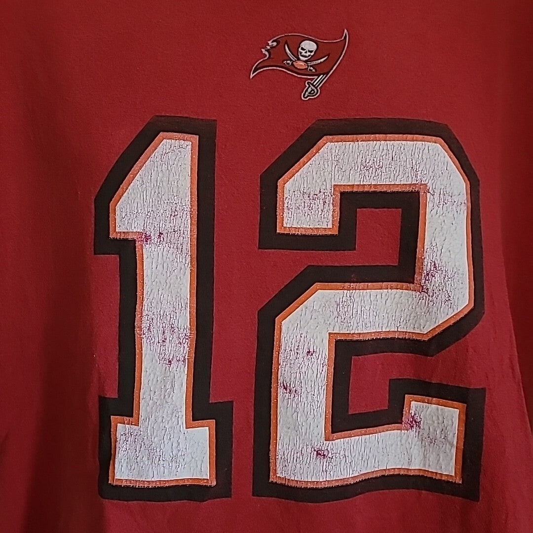 Tampa Bay Buccaneers #12 Tom Brady Mens Large Unisex T-shirt by Team Apparel