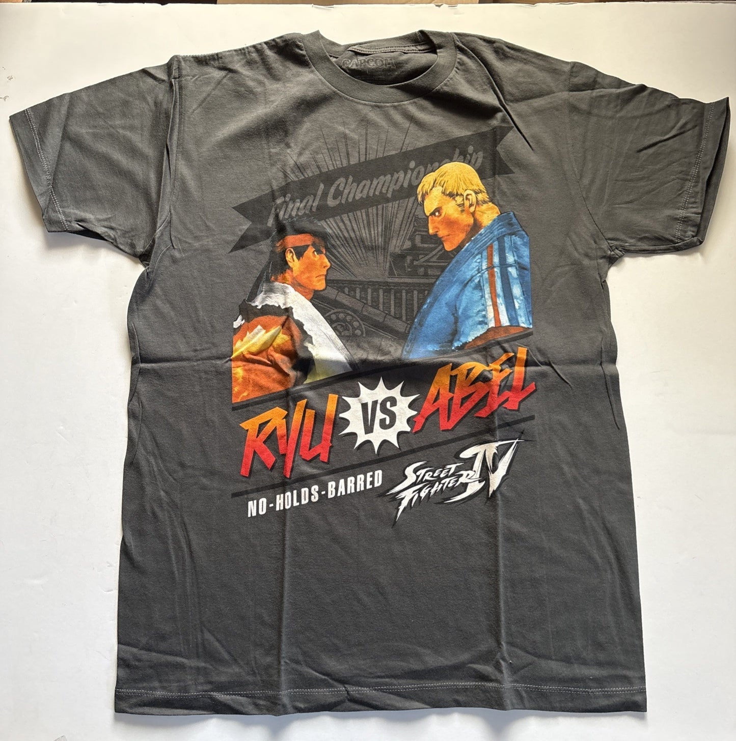 Street Fighter "Ryu vs Abel" Men Large Unisex T-Shirt -New -10+ Years old