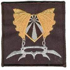 4 inches square, a new Star Trek Klingon: The Sword of Kahless embroidered patch. Sew on or iron on. New.

Please note we will always combine shipping on like items.  Any additional patch or pin will ship for 50 cent per item.  Any additional payment will be reimbursed to your Paypal account.  Thank You.
