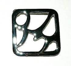 3.5 inches wide,  Star Trek: The Next Generation Klingon Home World Logo Metal Arm Pin with clutch back.  New.

Please note we will always combine shipping on like items.  Any additional patch or pin will ship for 50 cent per item.  Any additional payment will be reimbursed to your Paypal account.  Thank You.