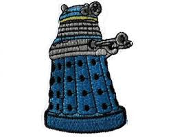 4 inches wide, a new Doctor Who British TV Series Blue Dalek Die-Cut   Embroidered patch. Sew on or iron on. New.

Please note we will always combine shipping on like items.  Any additional patch or pin will ship for 50 cent per item.  Any additional payment will be reimbursed to your Paypal account.  Thank You.