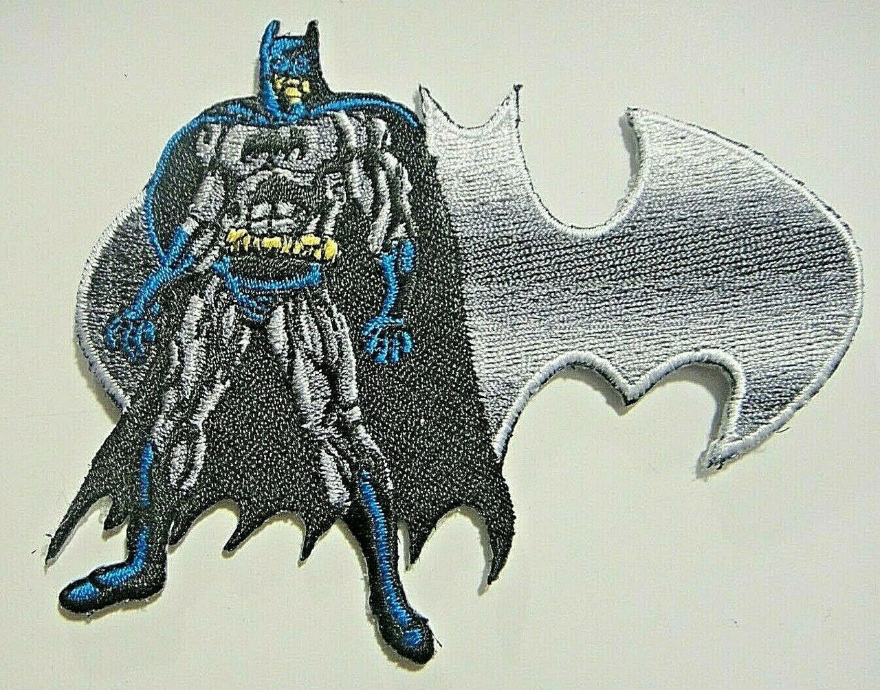 3.75 inches wide, Batman Dark Knight embroidered patch. Sew on or iron on. New.

Please note we will always combine shipping on like items.  Any additional patch or pin will ship for 50 cent per item.  Any additional payment will be reimbursed to your Paypal account.  Thank You.