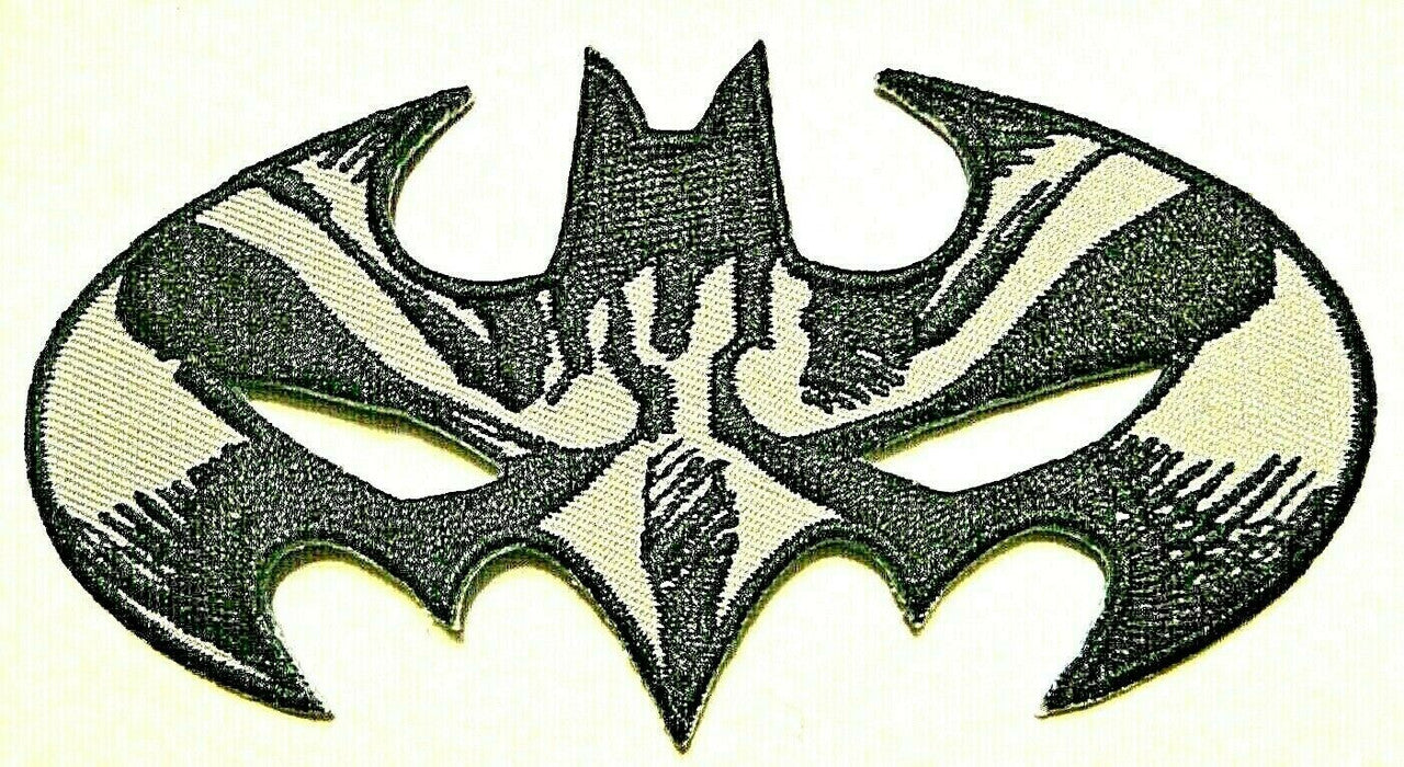 4 inches wide, Batman The Dark Knight Face Mask Logo embroidered patch. Sew on or iron on. New.

Please note we will always combine shipping on like items.  Any additional patch or pin will ship for 50 cent per item.  Any additional payment will be reimbursed to your Paypal account.  Thank You.