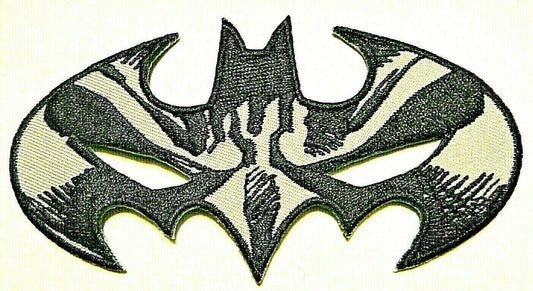 4 inches wide, Batman The Dark Knight Face Mask Logo embroidered patch. Sew on or iron on. New.

Please note we will always combine shipping on like items.  Any additional patch or pin will ship for 50 cent per item.  Any additional payment will be reimbursed to your Paypal account.  Thank You.