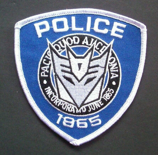 3 3/4" x 3 7/8", Transformers Police Shoulder embroidered patch. Sew or iron on. New.

Please note we will always combine shipping on like items.  Any additional patch or pin will ship for 50 cent per item.  Any additional payment will be reimbursed to your Paypal account.  Thank You.