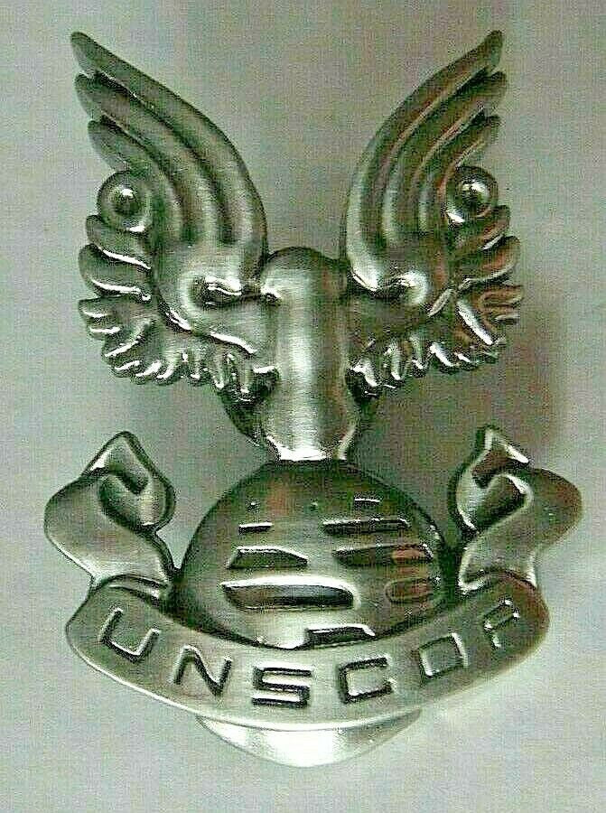 1.75 inches tall, a new Halo 3 War Game UNSCDF Badge Logo Metal Pewter Pin with clutch back.

Please note we will always combine shipping on like items.  Any additional patch or pin will ship for 50 cent per item.  Any additional payment will be reimbursed to your Paypal account.  Thank You.
