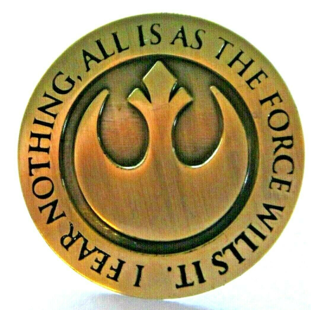1.25 inches diameter, Star Wars Rebels Logo "I Fear Nothing. All Is As The Force Wills It" Brass Metal pin with clutch back. New.
Licensed LucasFilms, Sold at Star Wars Celebration Chicago.

Please note we will always combine shipping on like items.  Any additional patch or pin will ship for 50 cent per item.  Any additional payment will be reimbursed to your Paypal account.  Thank You.