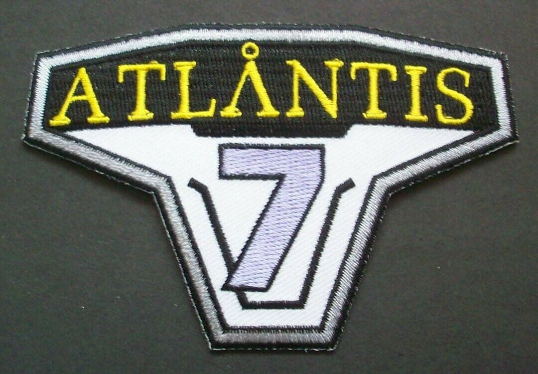 3 3/4" by 2 1/2", a new Stargate Atlantis 7 uniform shoulder embroidered patch. Sew on or iron on. New.
 
Please note we will always combine shipping on like items.  Any additional patch or pin will ship for 50 cent per item.  Any additional payment will be reimbursed to your Paypal account.  Thank You.
