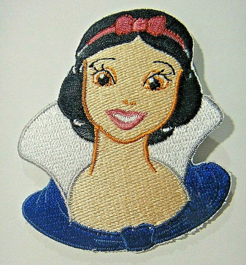 Snow White and the 7 Dwarfs "Portrait" embroidered patch. new