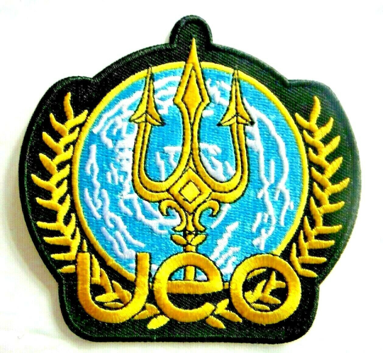 3 1/2 inches wide,  a new Seaquest DSV 4600 "U.E.O." Shoulder embroidered patch. Sew on or iron on. 

Please note we will always combine shipping on like items.  Any additional patch or pin will ship for 50 cent per item.  Any additional payment will be reimbursed to your Paypal account.  Thank You.
