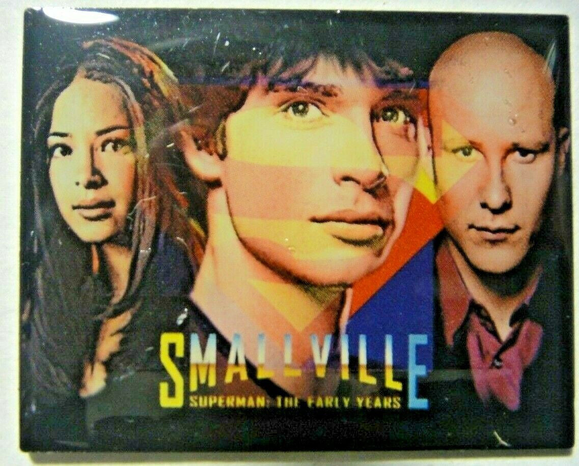 1.5 inch wide.  Smallville  (Clark, Lana & Lex) enamel pins with clutch back. New.

Please note we will always combine shipping on like items.  Any additional patch or pin will ship for 50 cent per item.  Any additional payment will be reimbursed to your Paypal account.  Thank You.