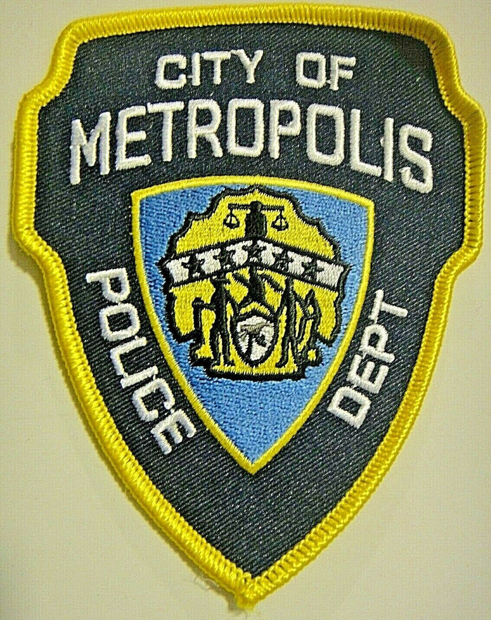 4.5 inches tall" diameter, Supermen City of Metropolis Police Dept Shoulder Embroidered Patch.  Sew on or iron on. New.

Please note we will always combine shipping on like items.  Any additional patch or pin will ship for 50 cent per item.  Any additional payment will be reimbursed to your Paypal account.  Thank You.