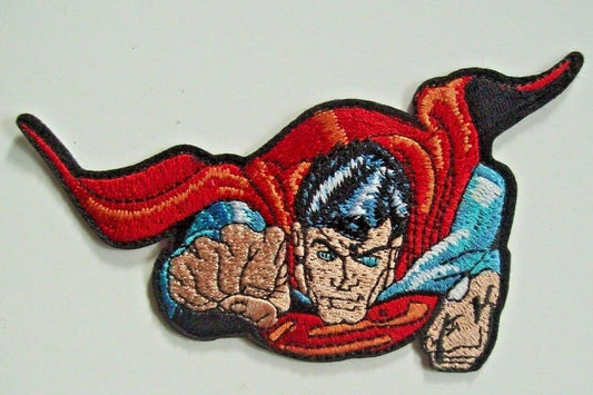 5" wide,  DC Comics, Superman flying embroidered patch. Sew or iron on. New.

Please note we will always combine shipping on like items.  Any additional patch or pin will ship for 50 cent per item.  Any additional payment will be reimbursed to your Paypal account.  Thank You.