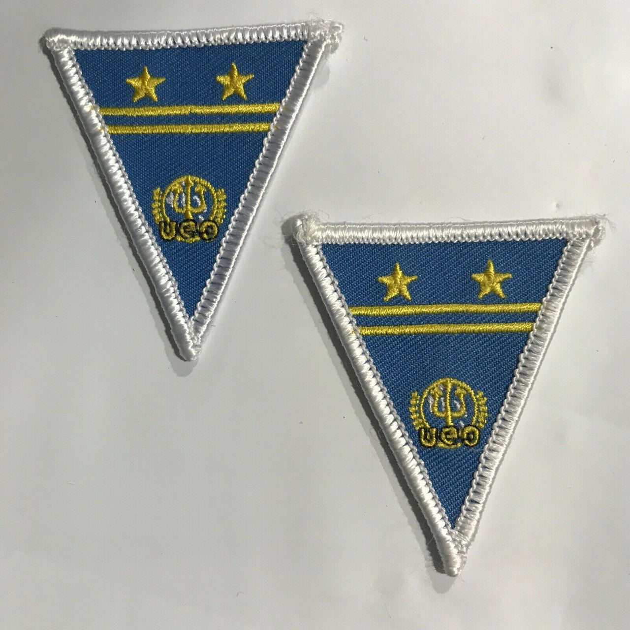 2 3/4" wide by 2.5" tall triangle, a new pair of SeaQuest TV Series Blue Commander Collar embroidered patches. Sew or iron on. New.

Please note we will always combine shipping on like items.  Any additional patch or pin will ship for 50 cent per item.  Any additional payment will be reimbursed to your Paypal account.  Thank You.