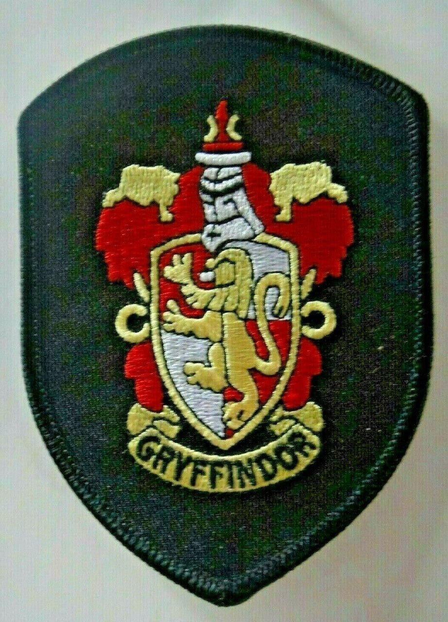 4 inches tall, Harry Potter "Gryffindor" Robe embroidered patch.  Sew or iron on. New

Please note we will always combine shipping on like items.  Any additional patch or pin will ship for 50 cent per item.  Any additional payment will be reimbursed to your Paypal account.  Thank You.