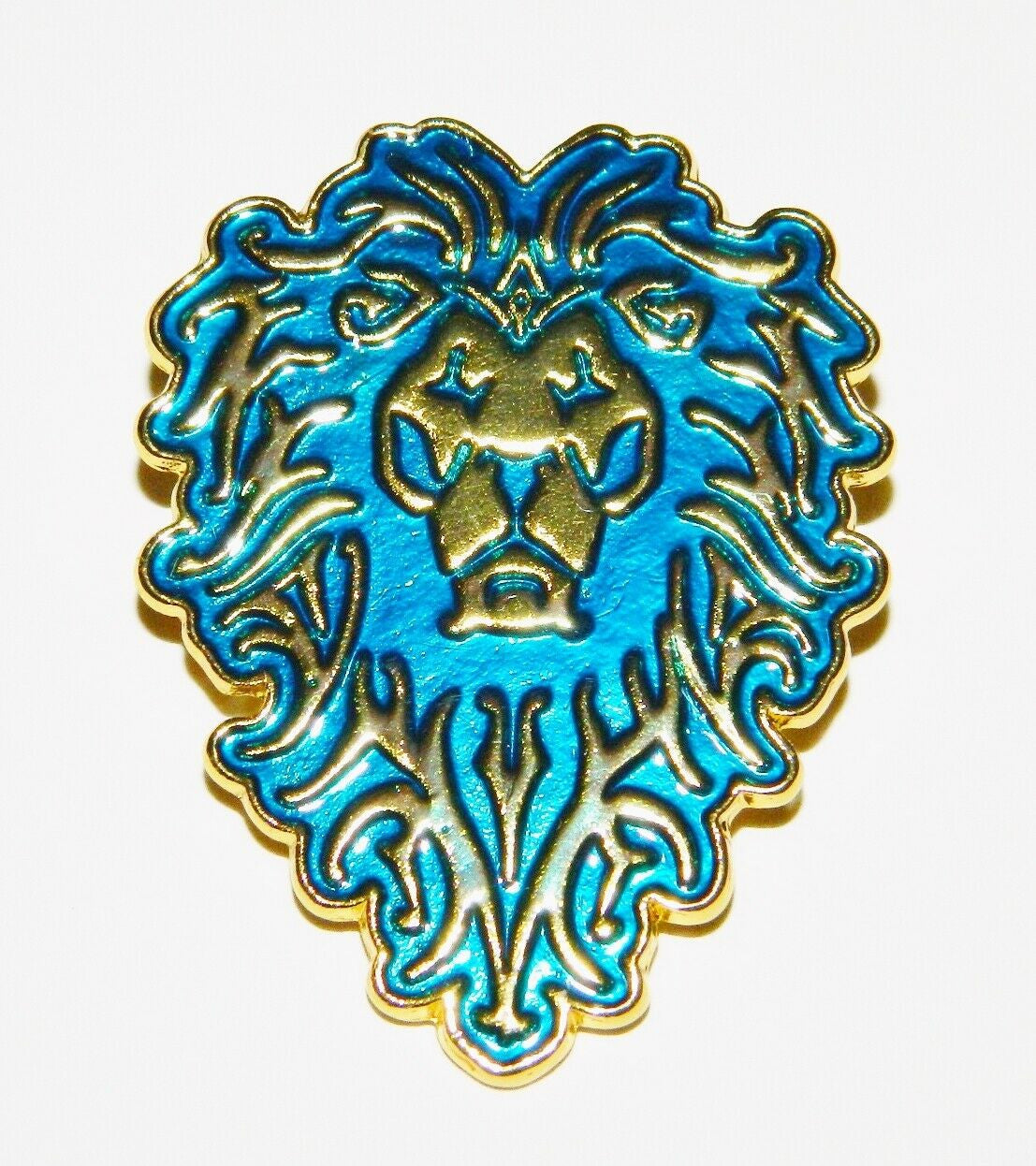 1. 7/8 inch high,  a new World of Warcraft Video Game The Alliance Logo Metal Enamel Pin with clutch back.

Please note we will always combine shipping on like items.  Any additional patch or pin will ship for 50 cent per item.  Any additional payment will be reimbursed to your Paypal account.  Thank You.